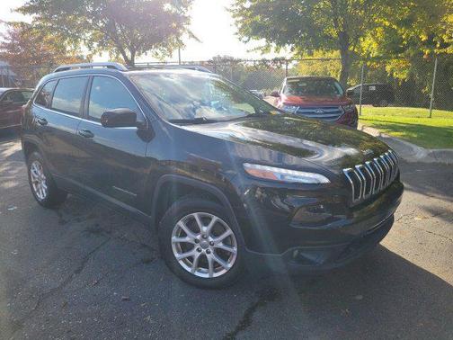 Brilliant Black Crystal Pearlcoat 2015 Jeep Cherokee Latitude