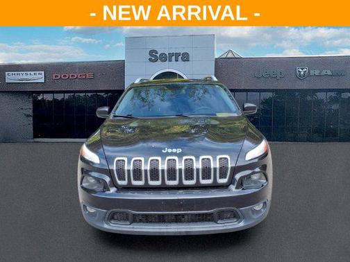 Brilliant Black Crystal Pearlcoat 2015 Jeep Cherokee Latitude