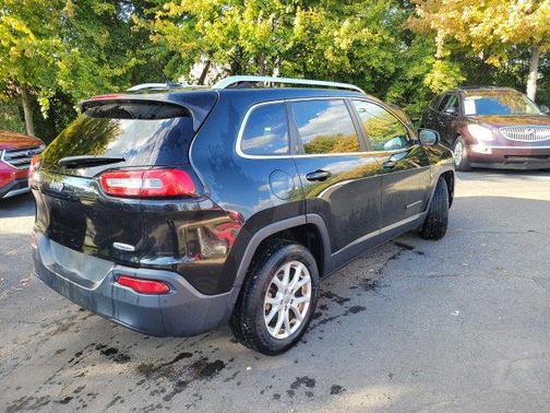 Brilliant Black Crystal Pearlcoat 2015 Jeep Cherokee Latitude