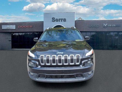 Brilliant Black Crystal Pearlcoat 2015 Jeep Cherokee Latitude