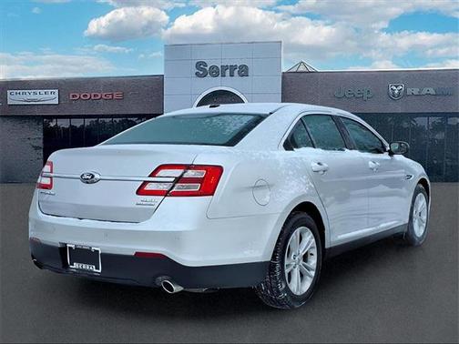 2017 Ford Taurus SEL