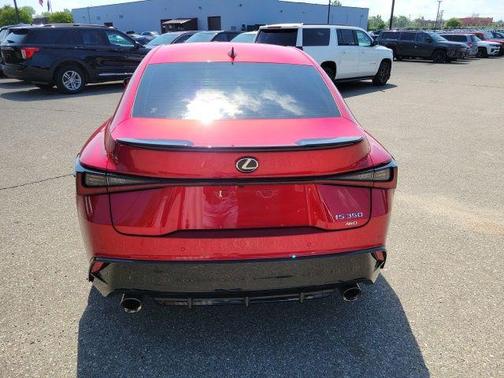 Infrared 2022 Lexus IS 350 F Sport