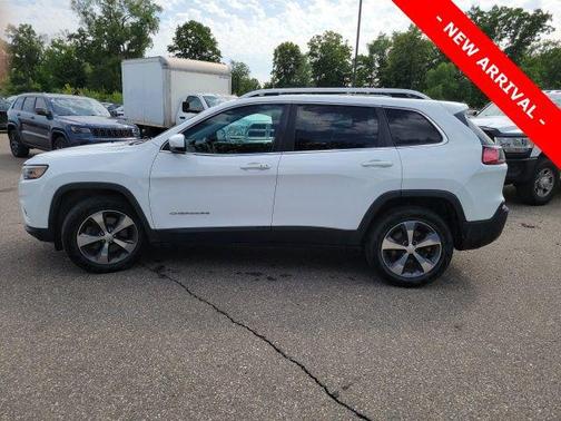 Bright White Clearcoat 2019 Jeep Cherokee Limited