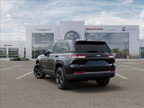 Diamond Black Crystal Pearlcoat 2026 Jeep Grand Cherokee Limited