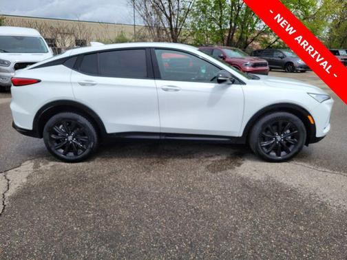 Summit White 2024 Buick Envista Sport Touring FWD