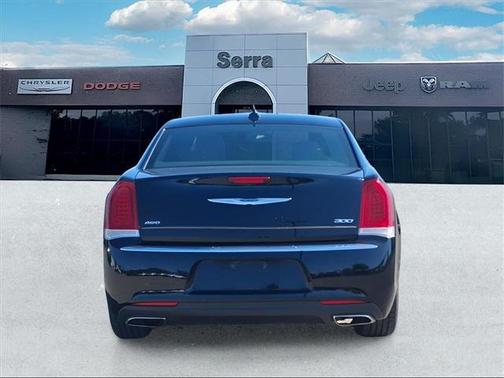 2018 Chrysler 300 Limited