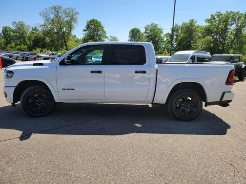Bright White Clearcoat 2025 RAM 1500 Big Horn/Lone Star