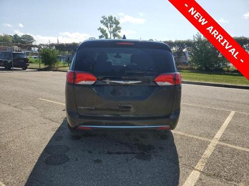 2018 Chrysler Pacifica Touring-L Plus