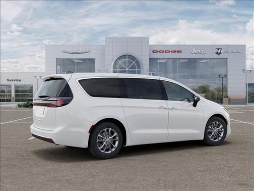 Bright White Clearcoat 2027 Chrysler Pacifica L