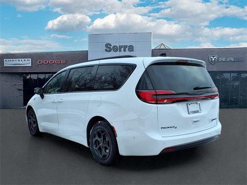 2024 Chrysler Pacifica Hybrid Premium S Appearance Pkg