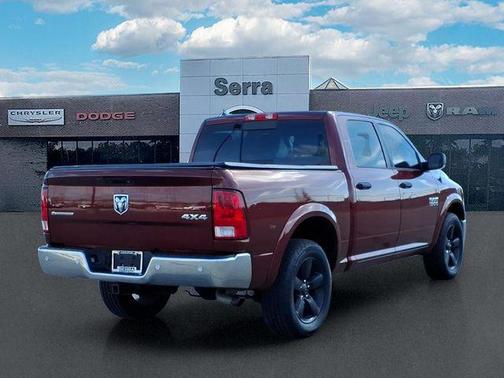 Delmonico Red Pearlcoat 2016 RAM 1500 Outdoorsman