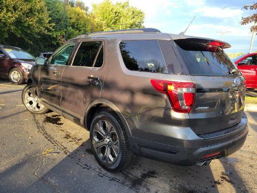 Magnetic Metallic 2018 Ford Explorer Sport