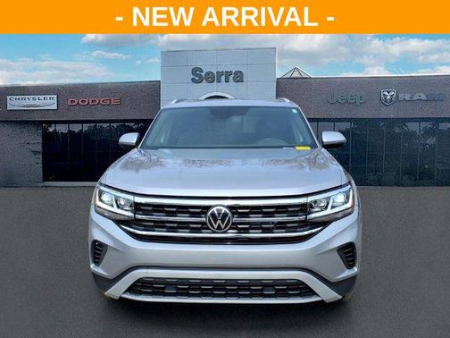 Silver Metallic 2020 Volkswagen Atlas Cross Sport 2.0T SE
