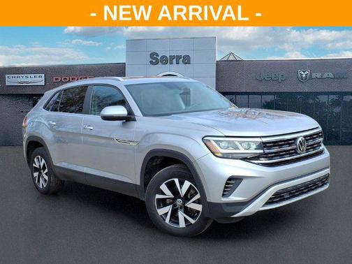 Silver Metallic 2020 Volkswagen Atlas Cross Sport 2.0T SE