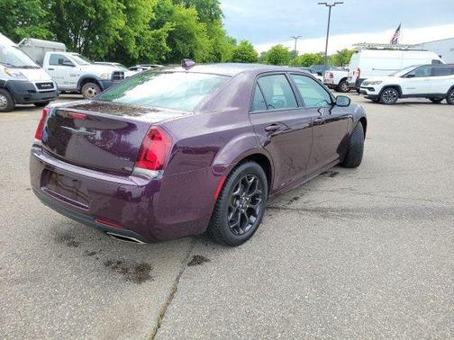 Amethyst 2021 Chrysler 300 Touring
