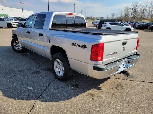 Bright Silver Metallic 2005 Dodge Dakota SLT Quad Cab