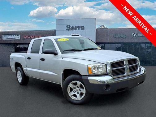 Bright Silver Metallic 2005 Dodge Dakota SLT Quad Cab