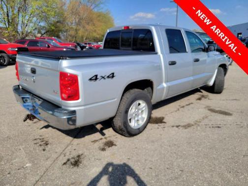 Bright Silver Metallic 2005 Dodge Dakota SLT Quad Cab