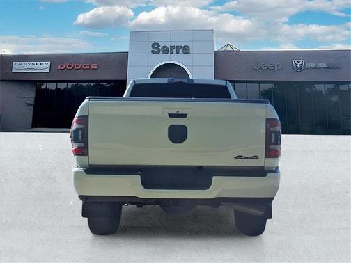2022 RAM 2500 Laramie Crew Cab 4x4 6'4' Box