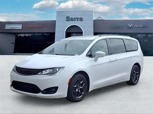 2018 Chrysler Pacifica Touring-L Plus