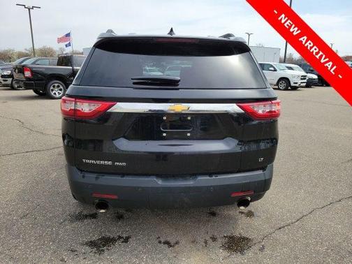 Mosaic Black Metallic 2019 Chevrolet Traverse LT Cloth