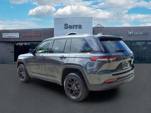 Baltic Gray Metallic Clearcoat 2024 Jeep Grand Cherokee Altitude