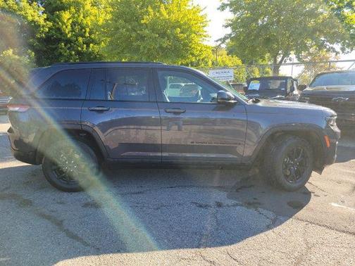 Baltic Gray Metallic Clearcoat 2024 Jeep Grand Cherokee Altitude