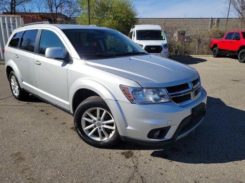 Bright Silver Metallic Clearcoat 2014 Dodge Journey SXT