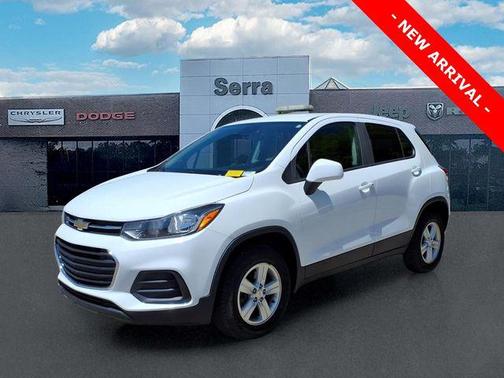 Summit White 2017 Chevrolet Trax LS