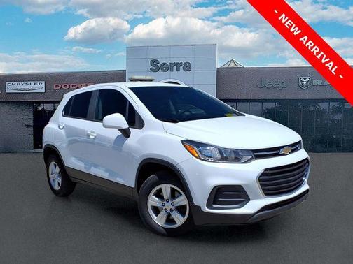 Summit White 2017 Chevrolet Trax LS