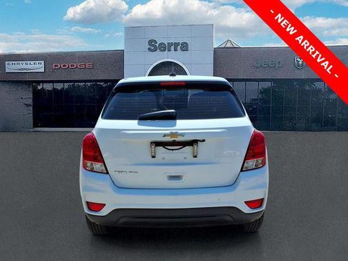 Summit White 2017 Chevrolet Trax LS