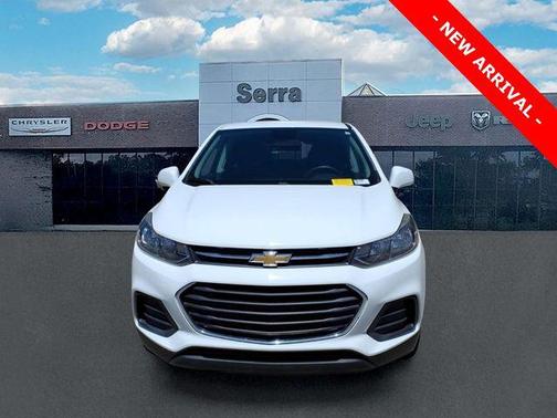 Summit White 2017 Chevrolet Trax LS