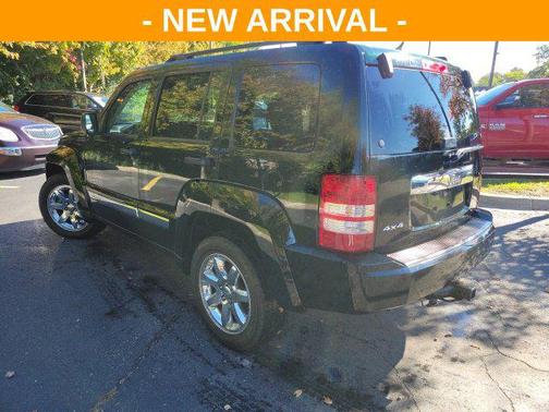 Black Forest Green Pearlcoat 2012 Jeep Liberty Sport