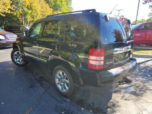 Black Forest Green Pearlcoat 2012 Jeep Liberty Sport