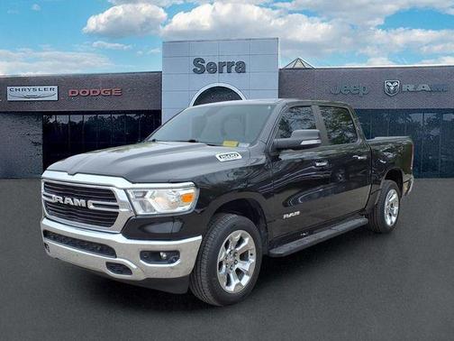 Diamond Black Crystal Pearlcoat 2019 RAM 1500 Big Horn