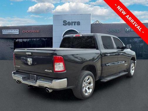 Diamond Black Crystal Pearlcoat 2019 RAM 1500 Big Horn
