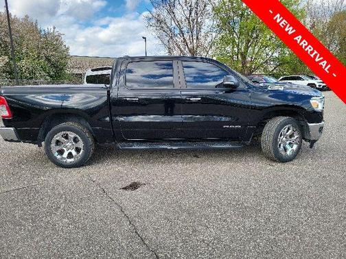 Diamond Black Crystal Pearlcoat 2019 RAM 1500 Big Horn