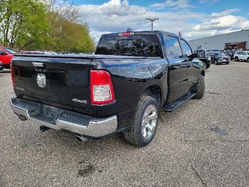 Diamond Black Crystal Pearlcoat 2019 RAM 1500 Big Horn