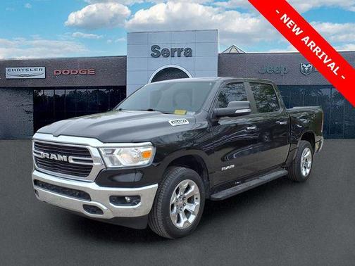 Diamond Black Crystal Pearlcoat 2019 RAM 1500 Big Horn