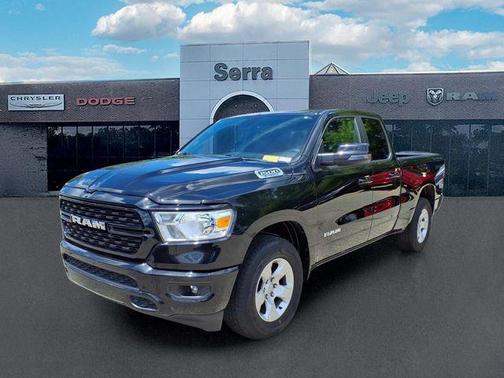 Diamond Black Crystal Pearlcoat 2023 RAM 1500 Big Horn/Lone Star