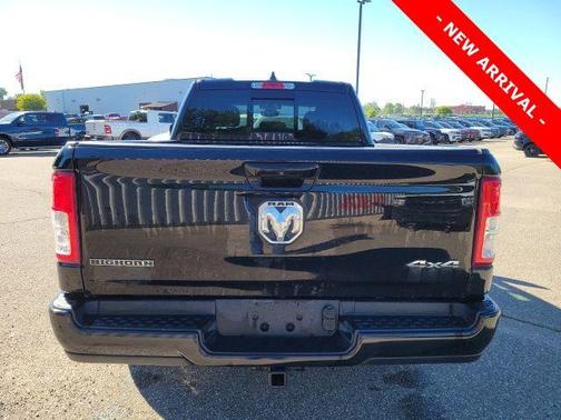 Diamond Black Crystal Pearlcoat 2023 RAM 1500 Big Horn/Lone Star