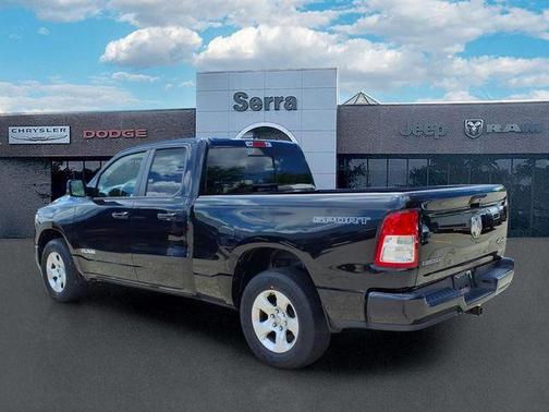 Diamond Black Crystal Pearlcoat 2023 RAM 1500 Big Horn/Lone Star