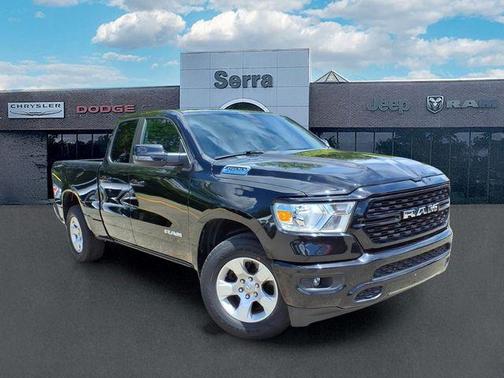 Diamond Black Crystal Pearlcoat 2023 RAM 1500 Big Horn/Lone Star