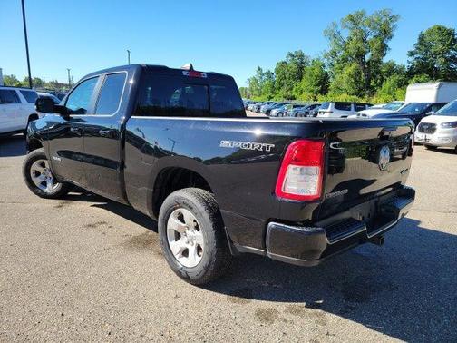 Diamond Black Crystal Pearlcoat 2023 RAM 1500 Big Horn/Lone Star