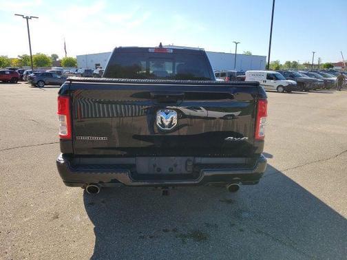 Diamond Black Crystal Pearlcoat 2019 RAM 1500 Big Horn