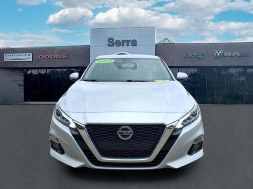 Brilliant Silver Metallic 2021 Nissan Altima 2.5 SL