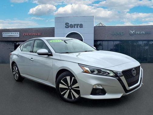 Brilliant Silver Metallic 2021 Nissan Altima 2.5 SL