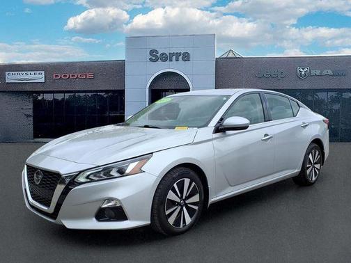 Brilliant Silver Metallic 2021 Nissan Altima 2.5 SL