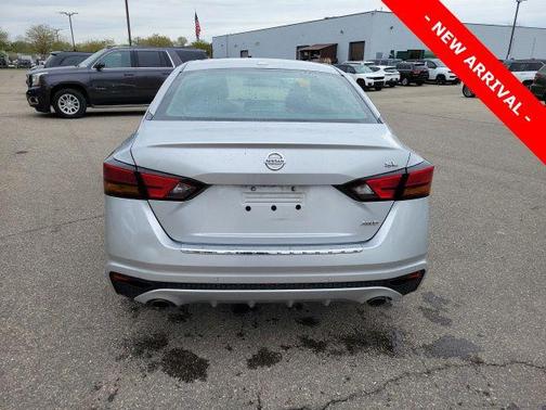 Brilliant Silver Metallic 2021 Nissan Altima 2.5 SL
