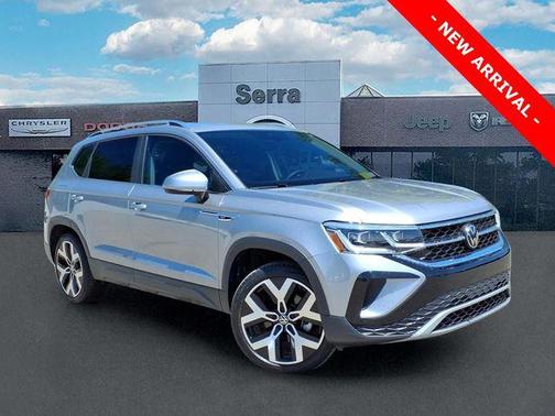 Silver Metallic 2023 Volkswagen Taos 1.5T SEL